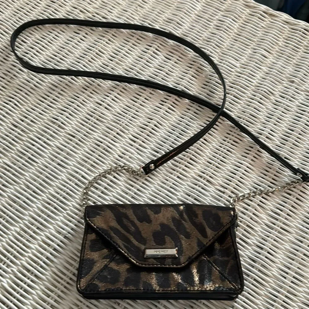 Nine West Metallic Tiger Cheetah Print WOC Crossbody EUC!!